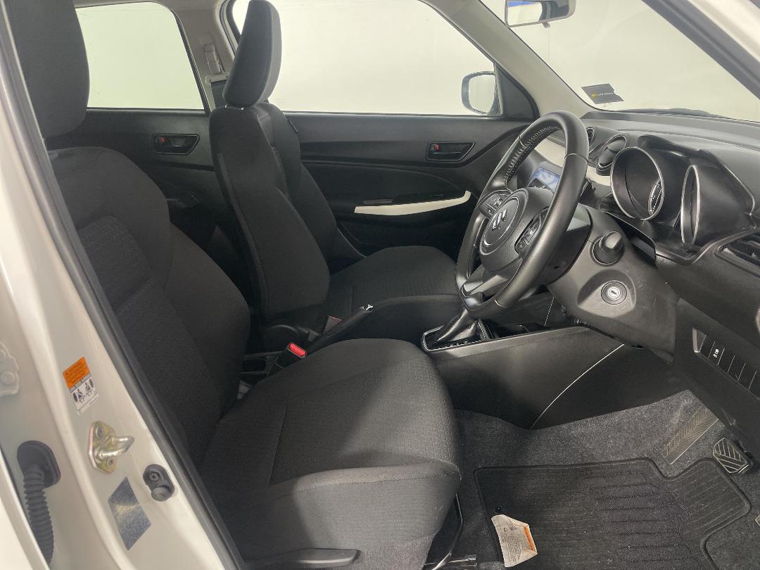 Photo '16' of Suzuki Swift Photo '16' of Suzuki Swift