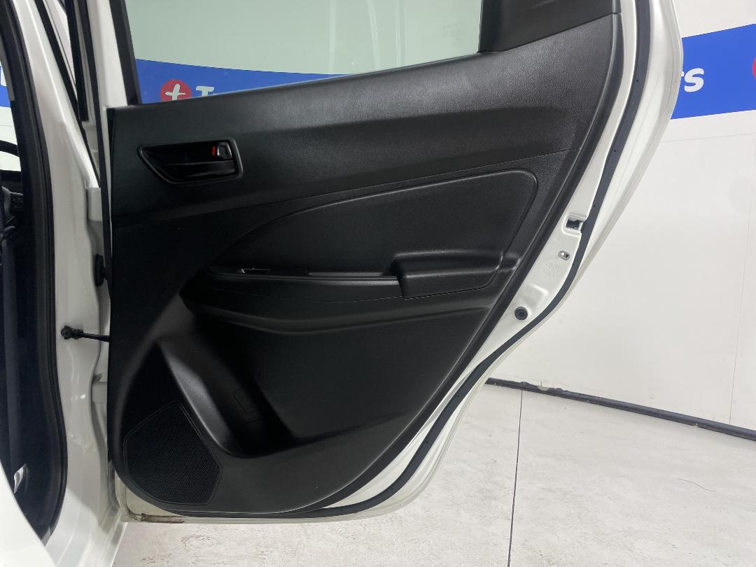 Photo '19' of Suzuki Swift Photo '19' of Suzuki Swift