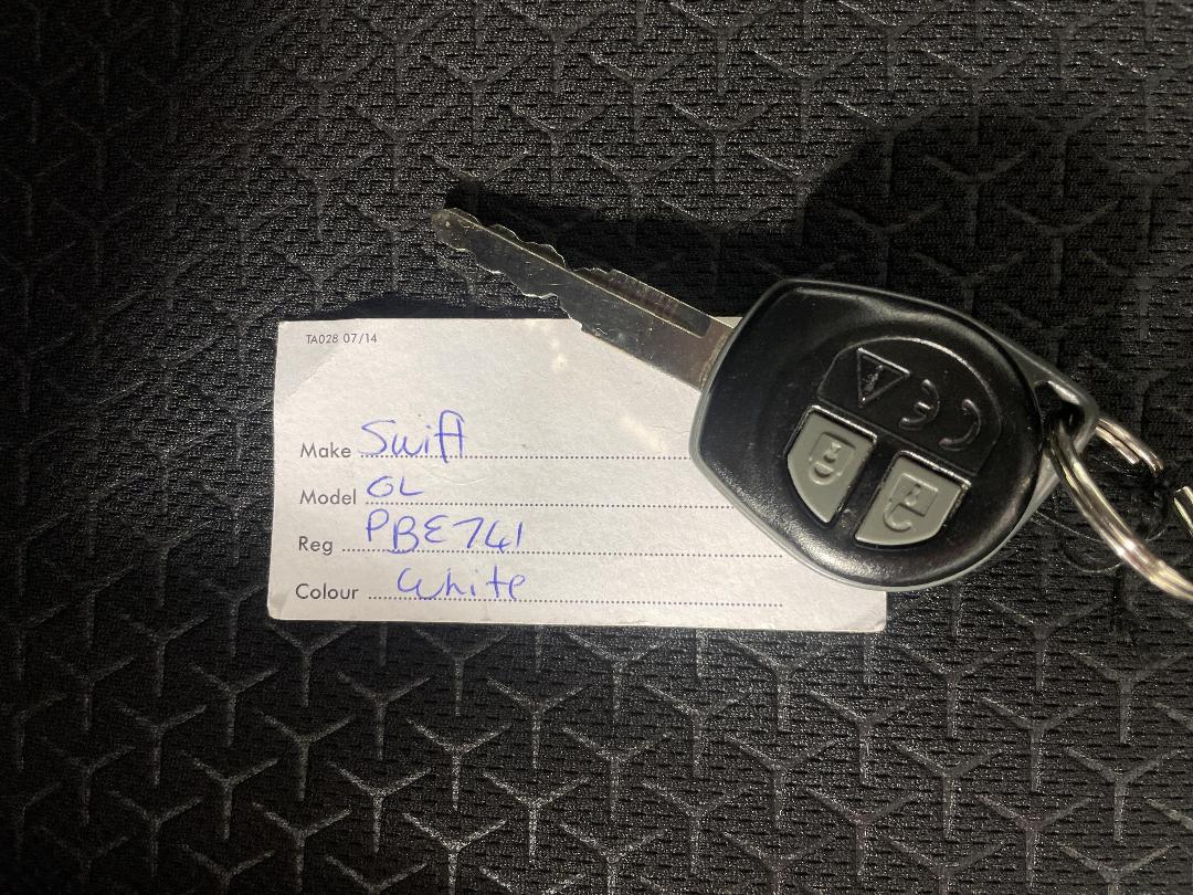 Photo '22' of Suzuki Swift Photo '22' of Suzuki Swift