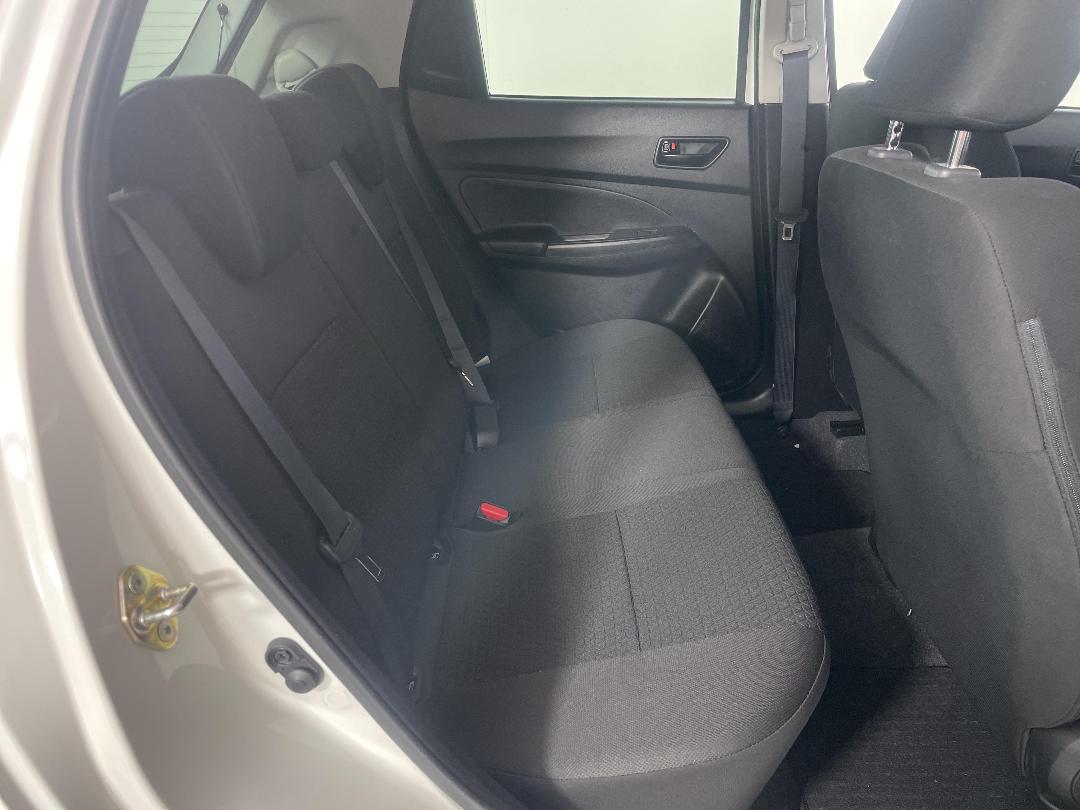 Photo '20' of Suzuki Swift Photo '20' of Suzuki Swift