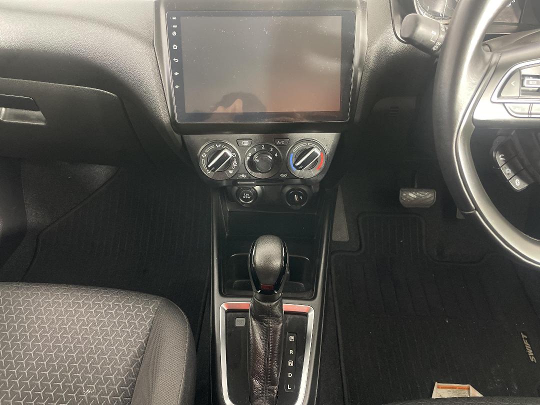 Photo '18' of Suzuki Swift Photo '18' of Suzuki Swift