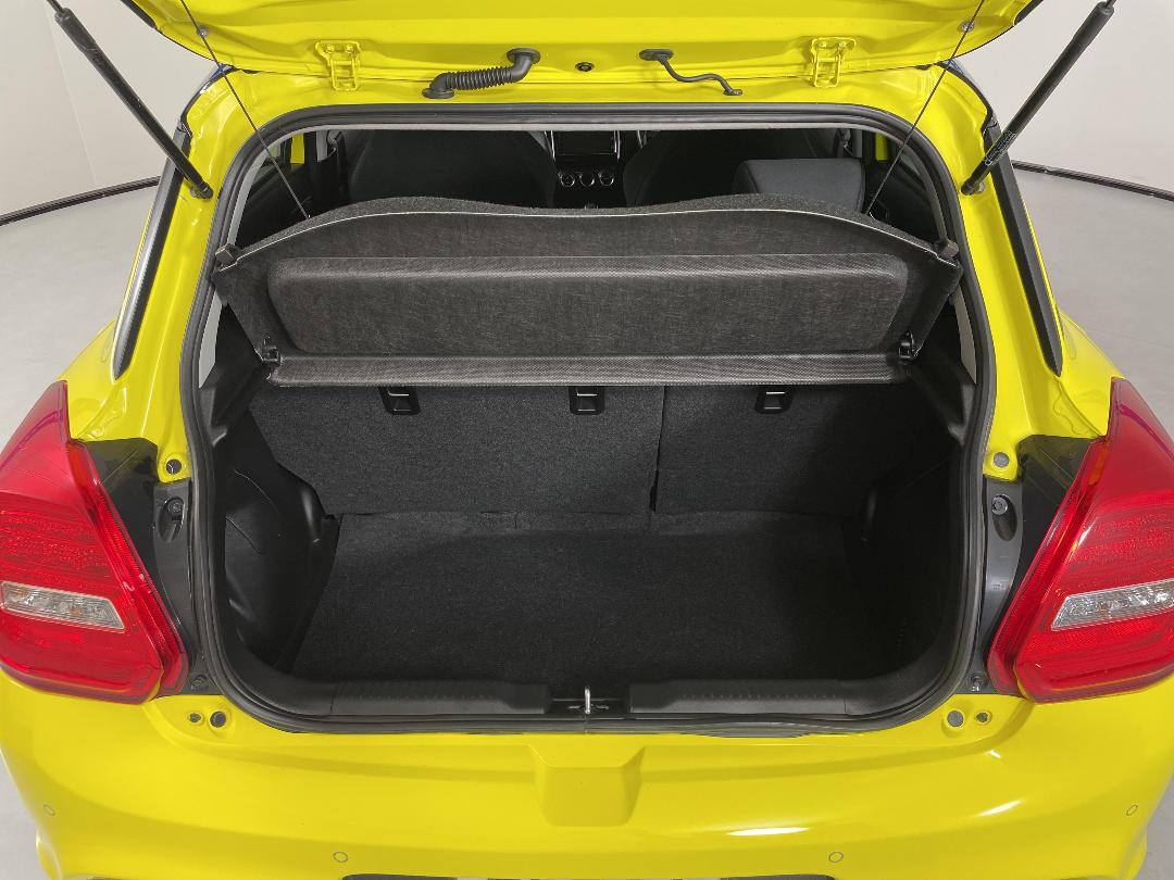 Photo '14' of Suzuki Swift