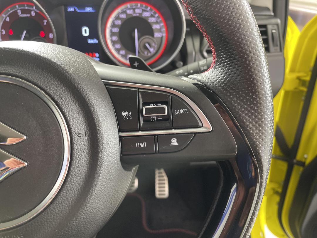 Photo '24' of Suzuki Swift