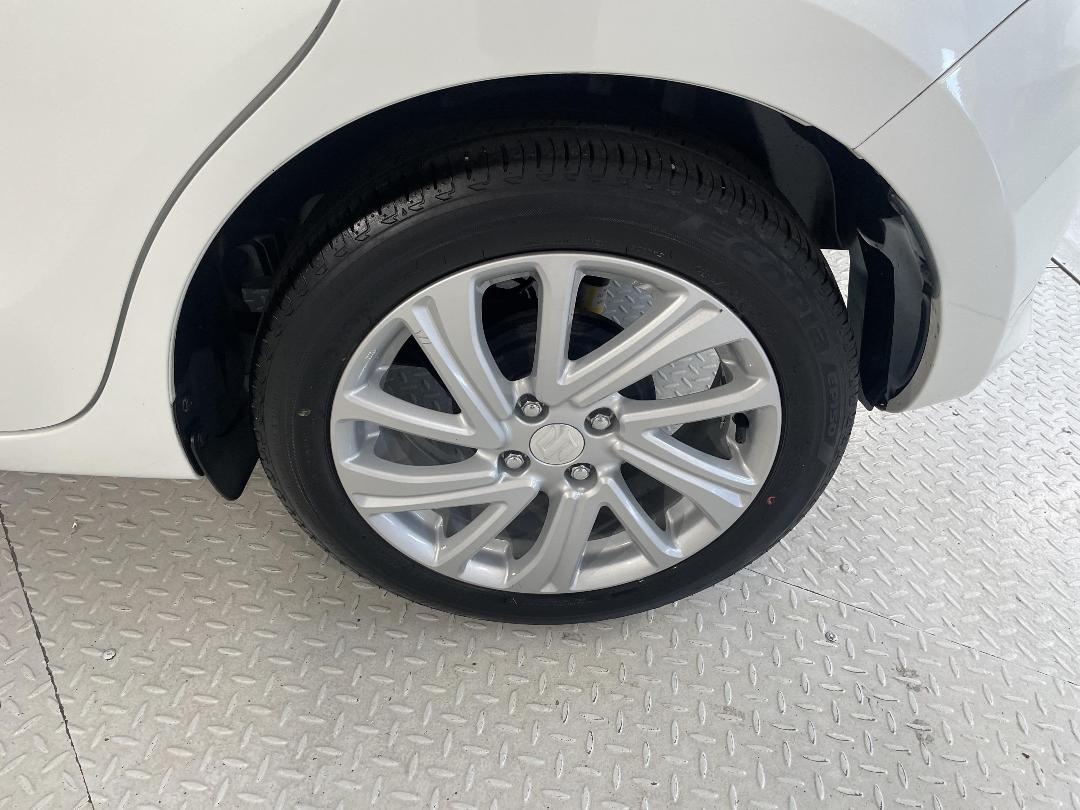 Photo '11' of Suzuki Swift