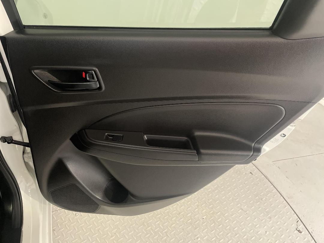 Photo '19' of Suzuki Swift