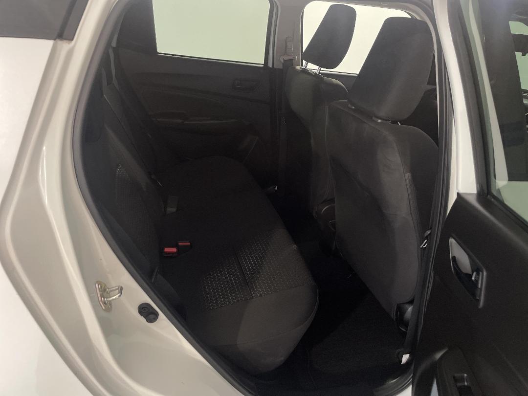 Photo '20' of Suzuki Swift