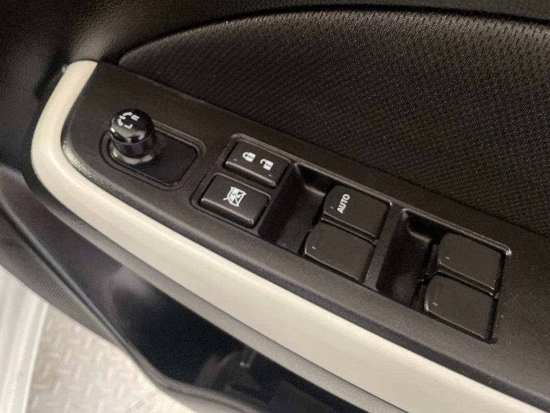 Photo '23' of Suzuki Swift