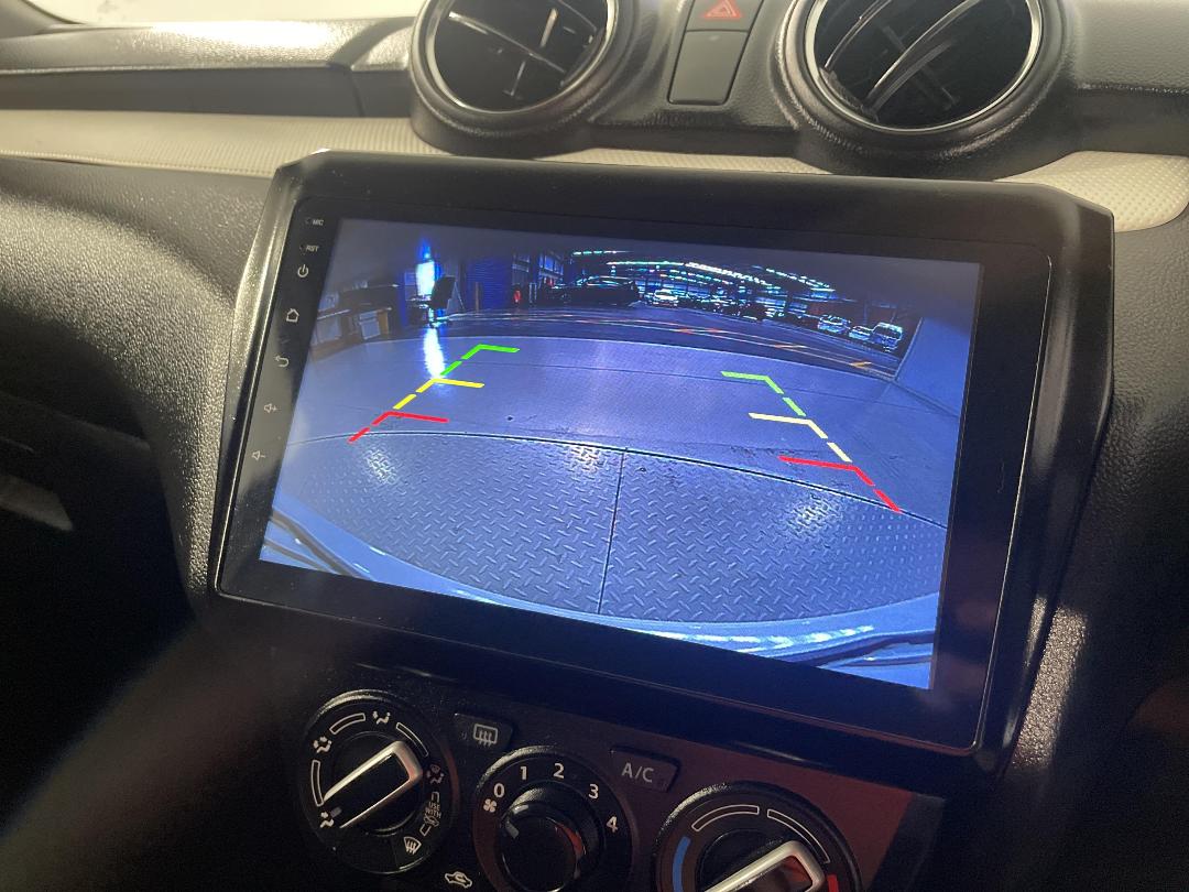 Photo '29' of Suzuki Swift