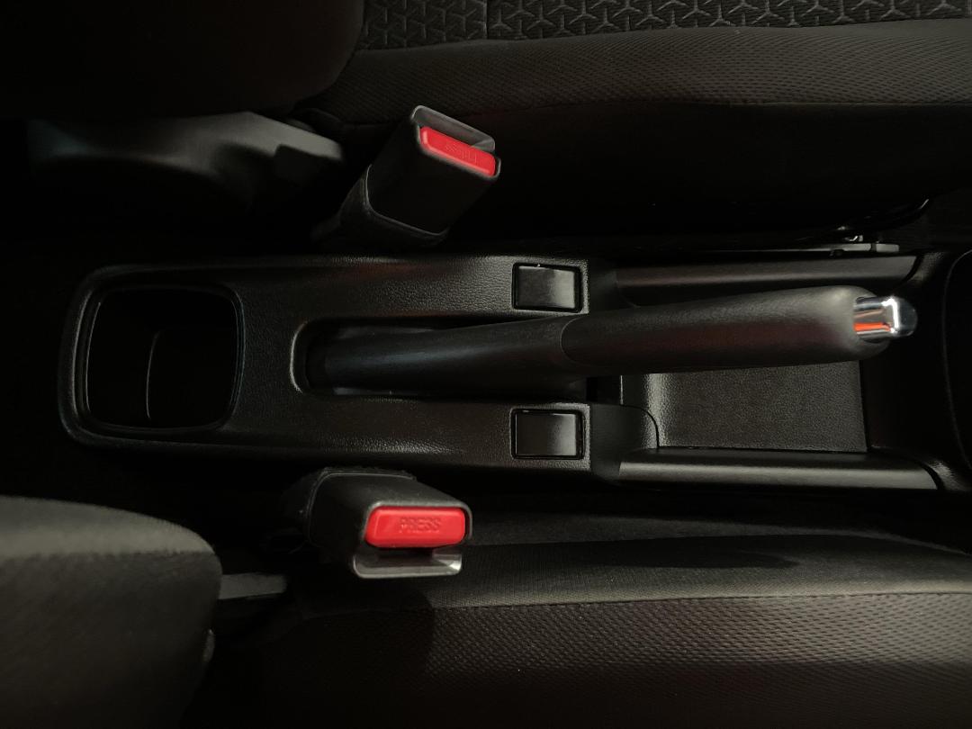 Photo '32' of Suzuki Swift