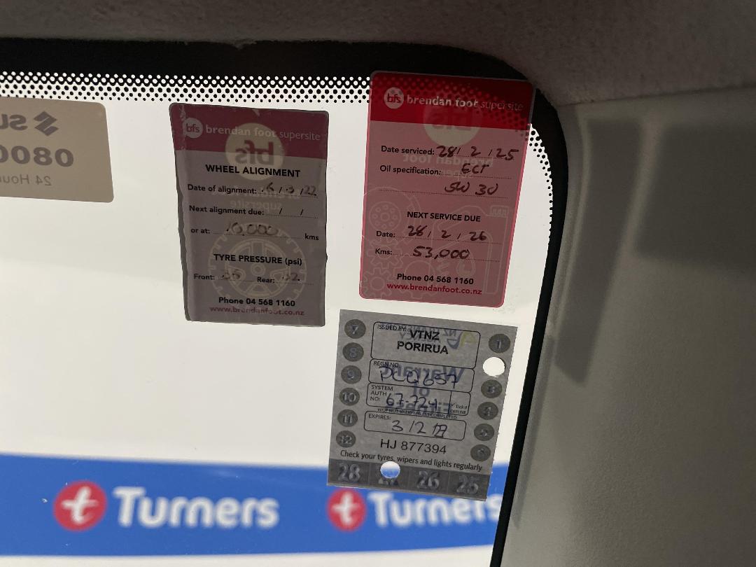 Photo '33' of Suzuki Swift