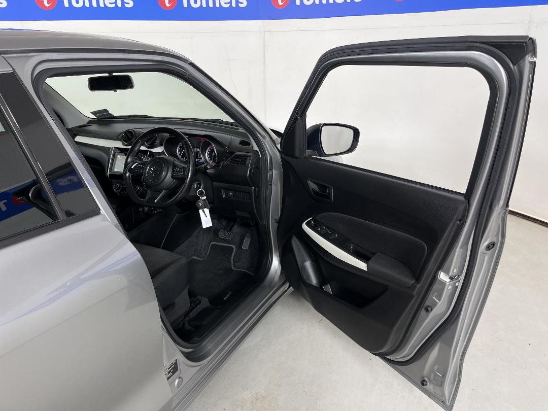 Photo '15' of Suzuki Swift