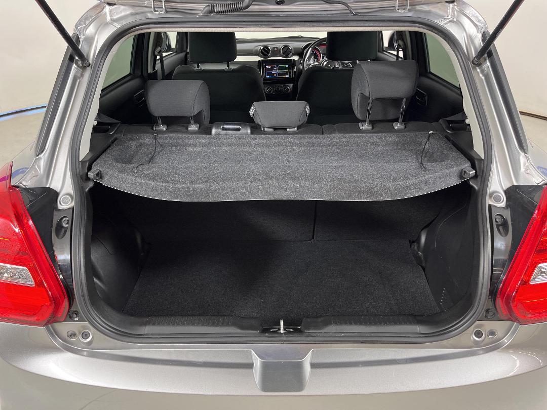 Photo '14' of Suzuki Swift