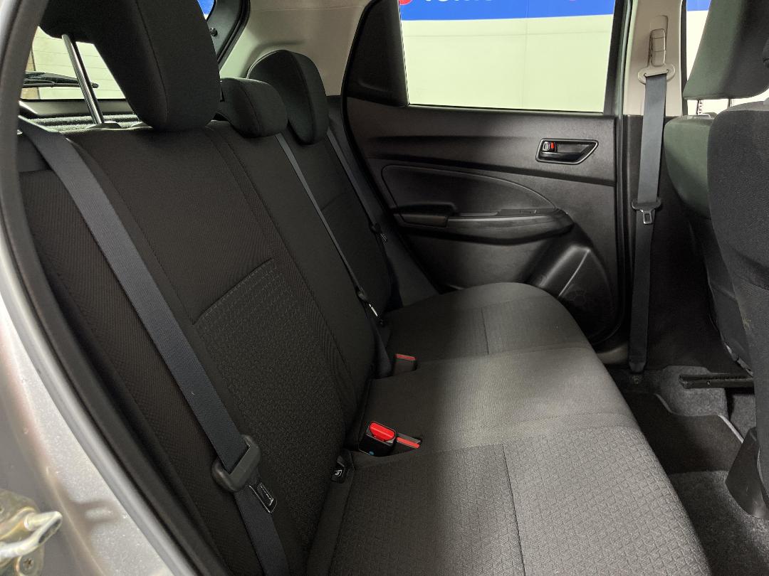 Photo '20' of Suzuki Swift