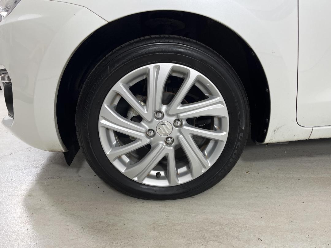 Photo '10' of Suzuki Swift