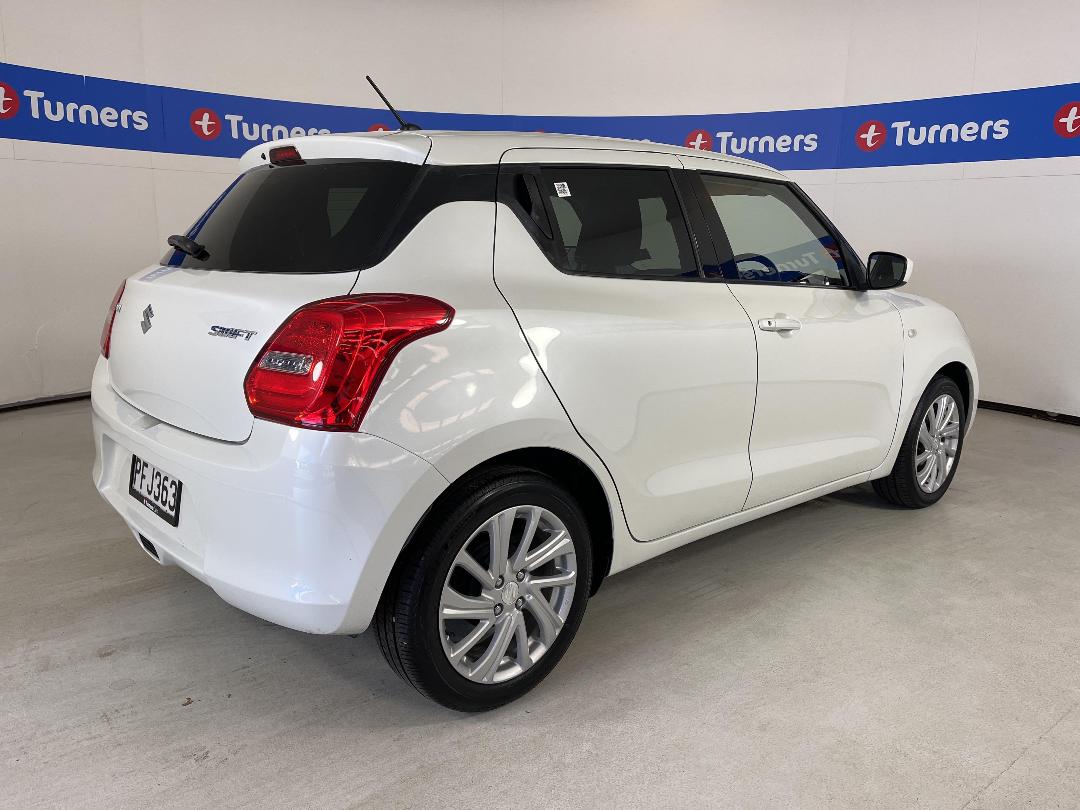 Photo '7' of Suzuki Swift