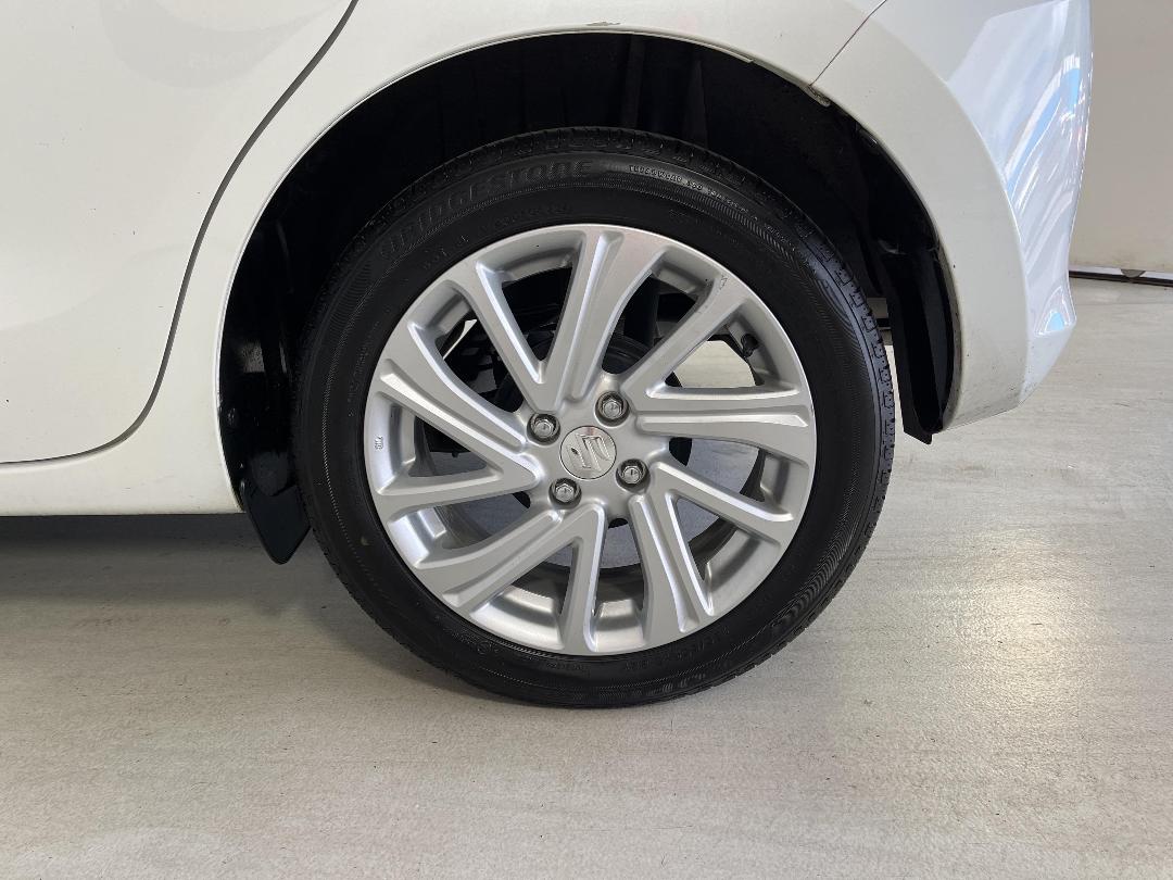 Photo '11' of Suzuki Swift