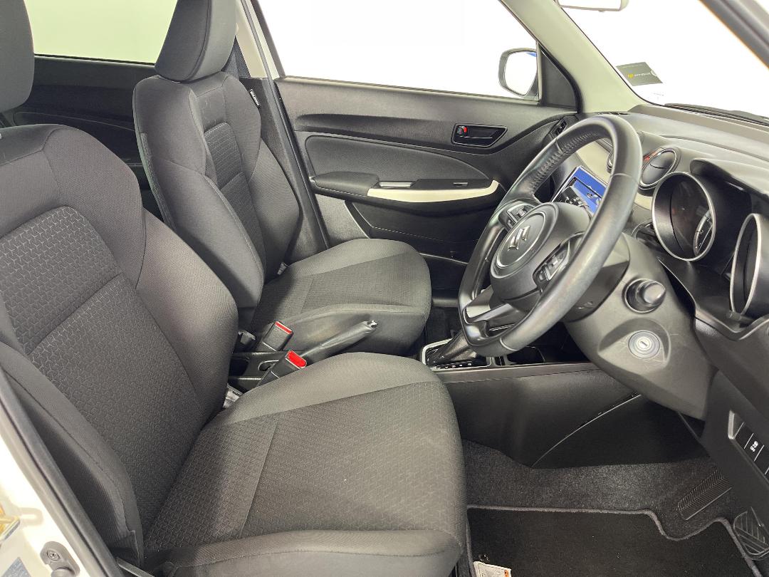 Photo '16' of Suzuki Swift