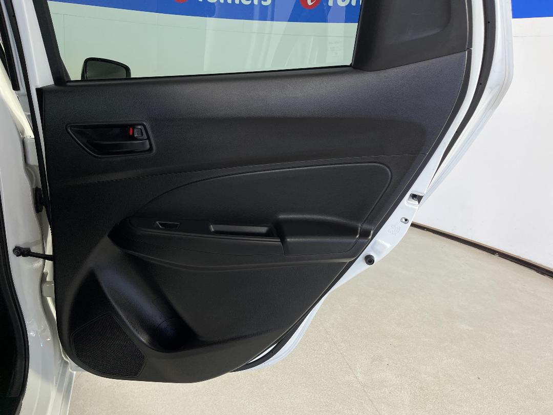 Photo '19' of Suzuki Swift