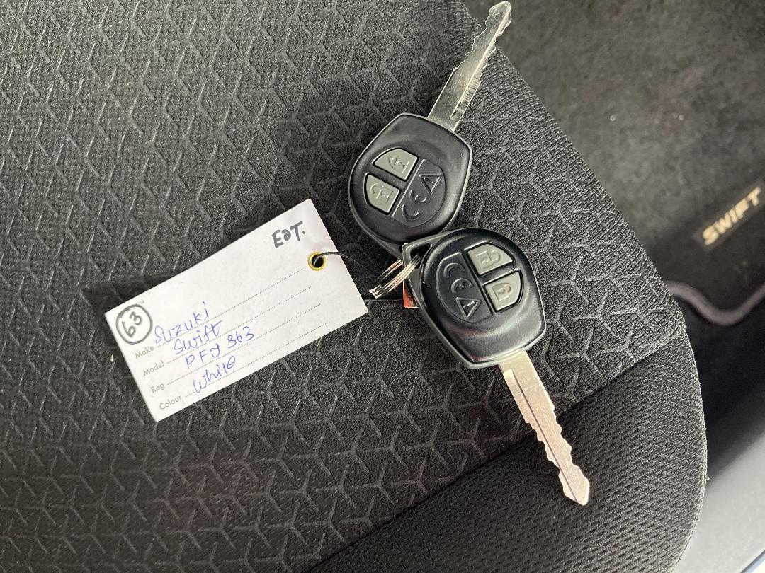 Photo '22' of Suzuki Swift