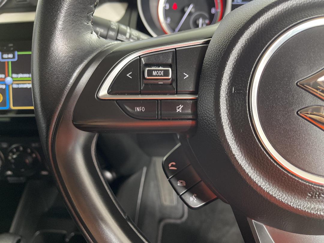 Photo '24' of Suzuki Swift