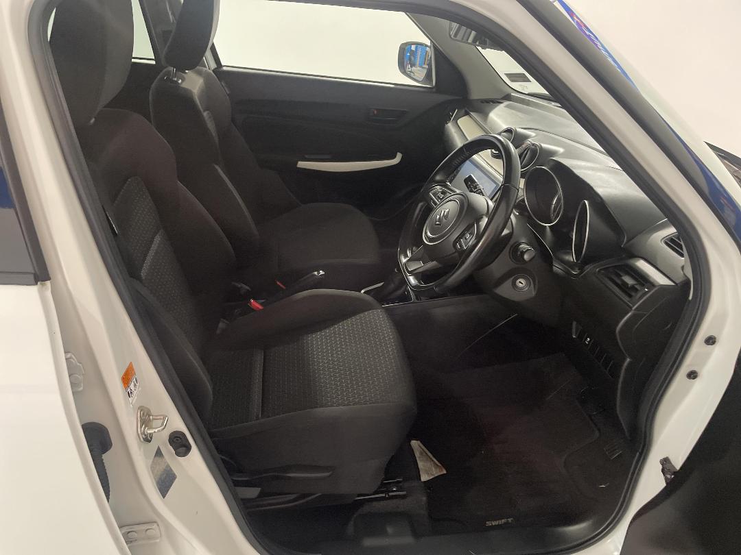 Photo '16' of Suzuki Swift Photo '16' of Suzuki Swift