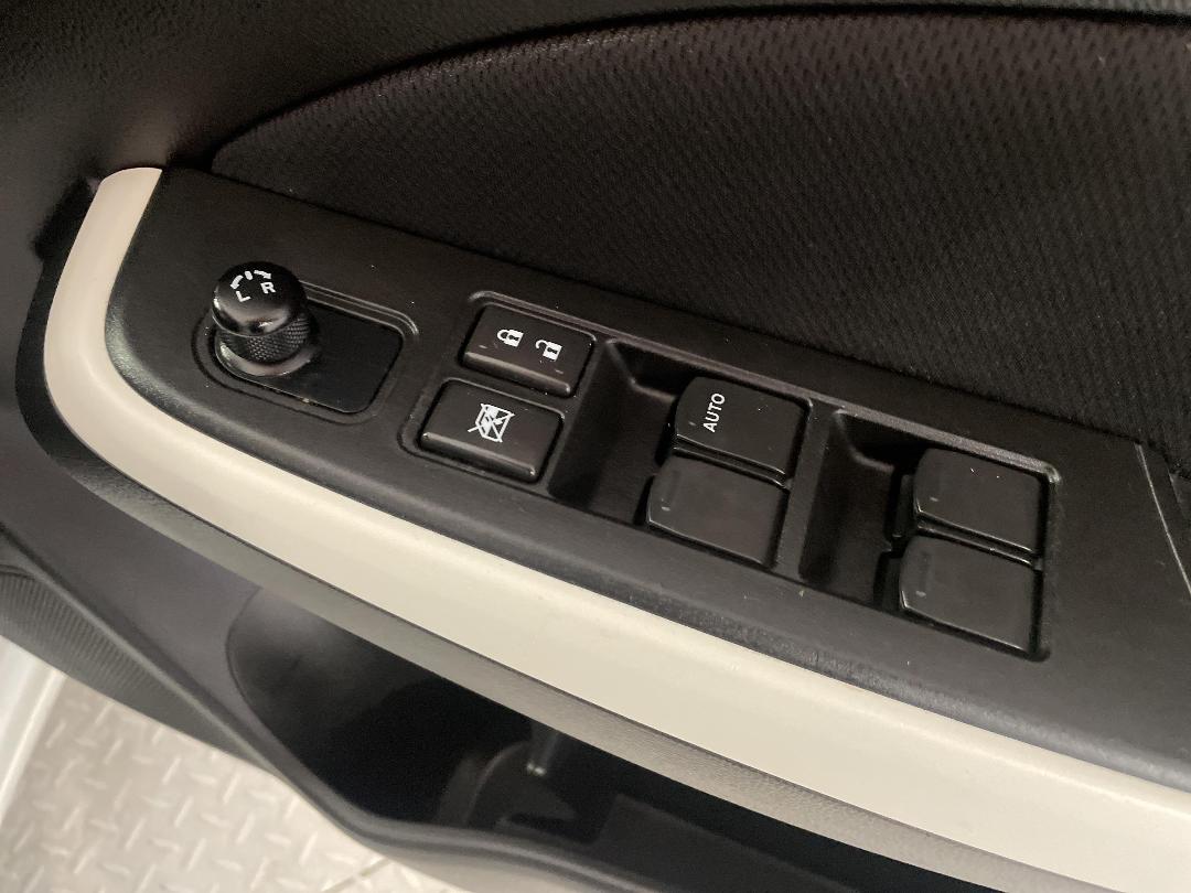 Photo '23' of Suzuki Swift Photo '23' of Suzuki Swift