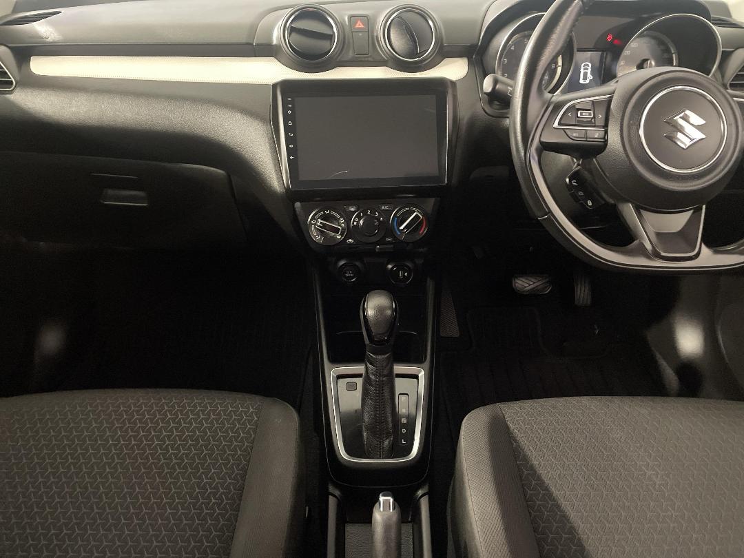 Photo '18' of Suzuki Swift Photo '18' of Suzuki Swift