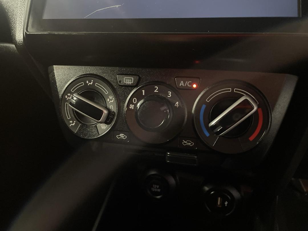 Photo '30' of Suzuki Swift Photo '30' of Suzuki Swift