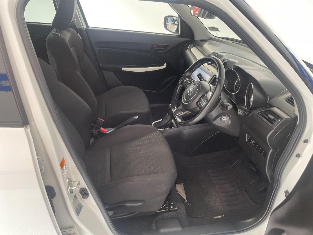 Photo '16' of Suzuki Swift Photo '16' of Suzuki Swift