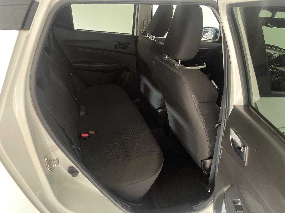 Photo '20' of Suzuki Swift Photo '20' of Suzuki Swift