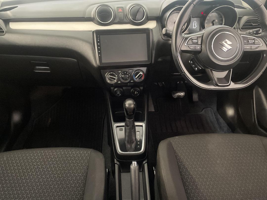 Photo '18' of Suzuki Swift Photo '18' of Suzuki Swift