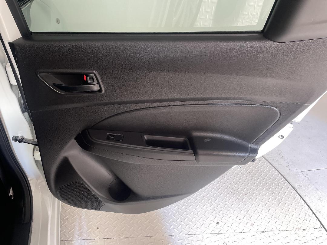 Photo '19' of Suzuki Swift Photo '19' of Suzuki Swift