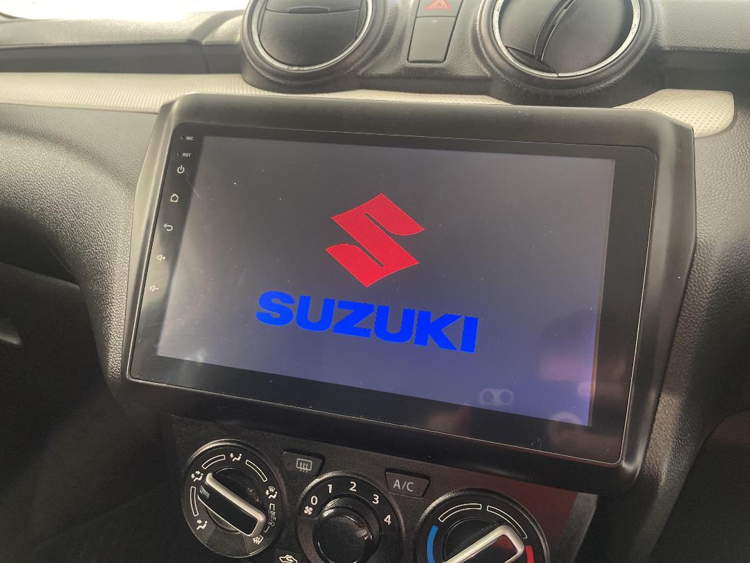 Photo '28' of Suzuki Swift Photo '28' of Suzuki Swift