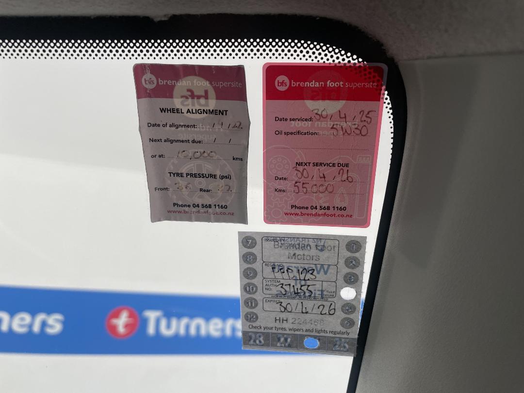 Photo '33' of Suzuki Swift Photo '33' of Suzuki Swift