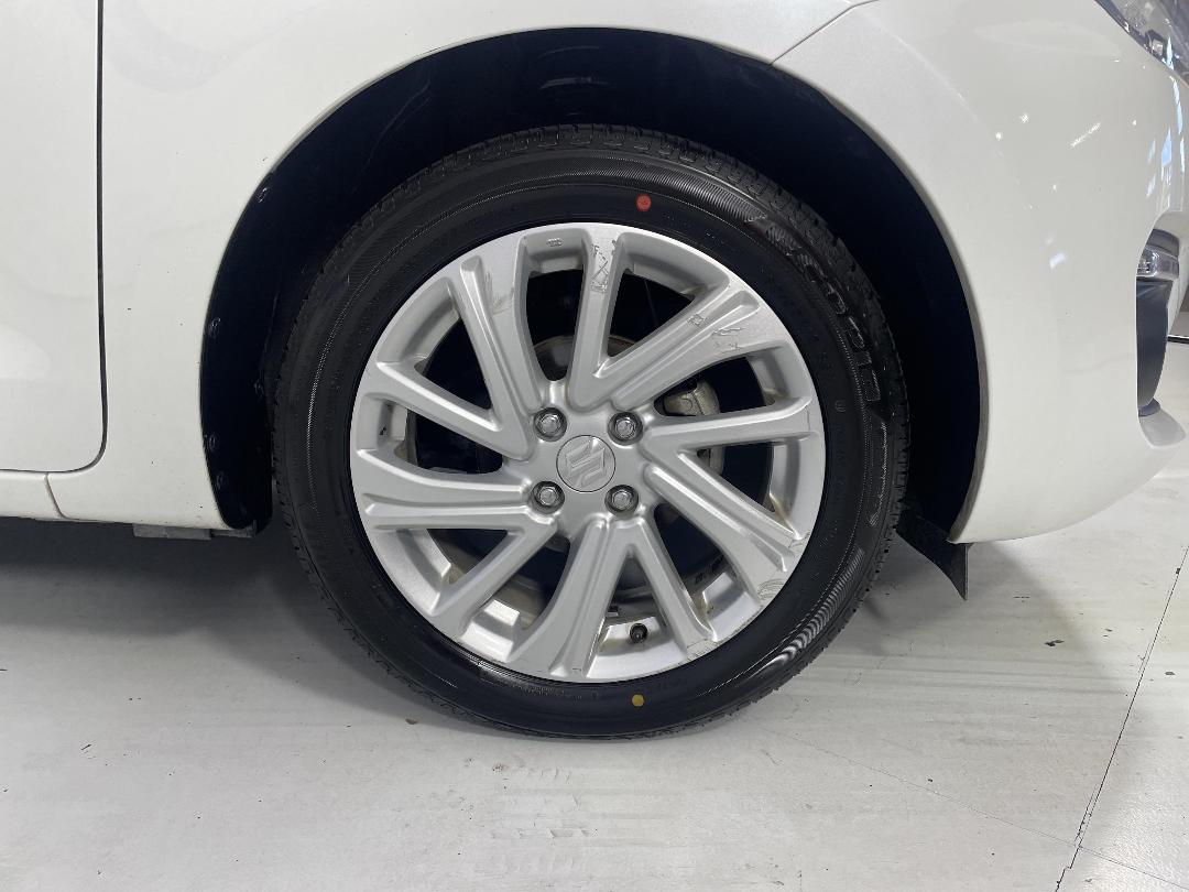 Photo '9' of Suzuki Swift Photo '9' of Suzuki Swift