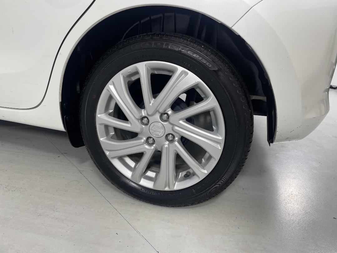 Photo '11' of Suzuki Swift Photo '11' of Suzuki Swift