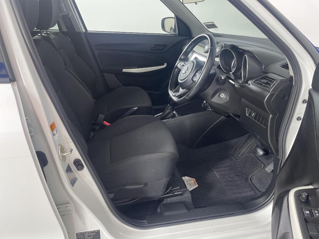 Photo '16' of Suzuki Swift Photo '16' of Suzuki Swift