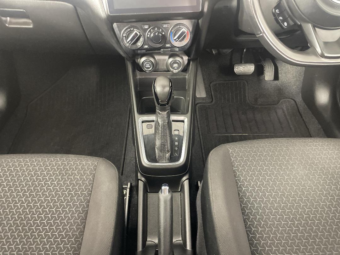 Photo '18' of Suzuki Swift Photo '18' of Suzuki Swift