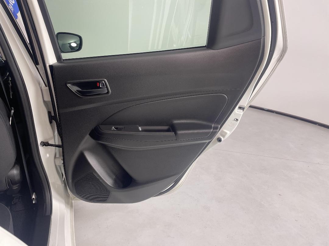 Photo '19' of Suzuki Swift Photo '19' of Suzuki Swift