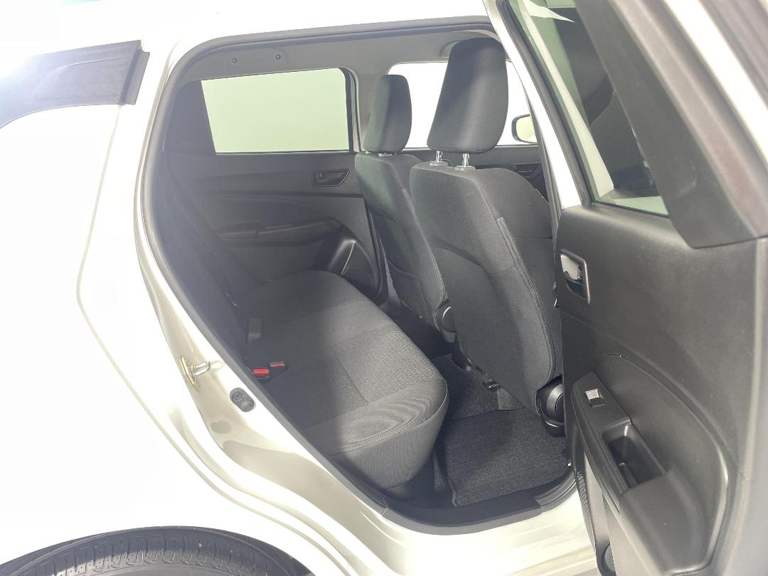 Photo '20' of Suzuki Swift Photo '20' of Suzuki Swift