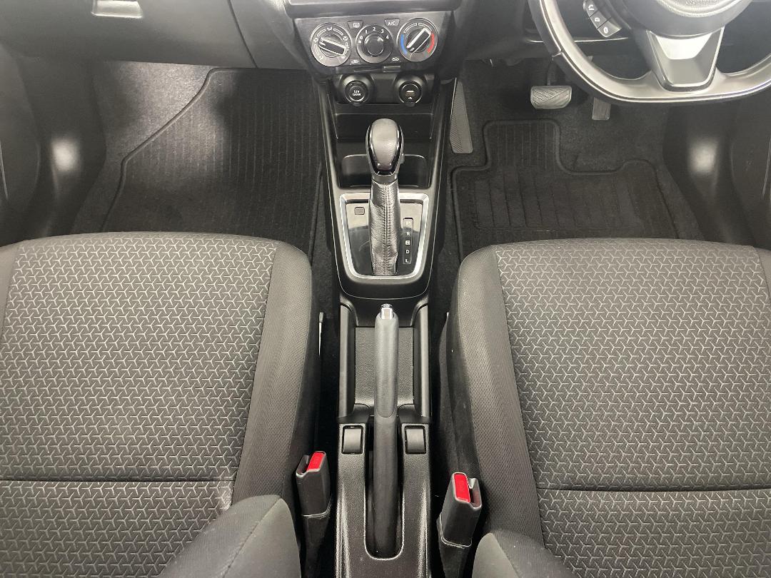 Photo '18' of Suzuki Swift Photo '18' of Suzuki Swift