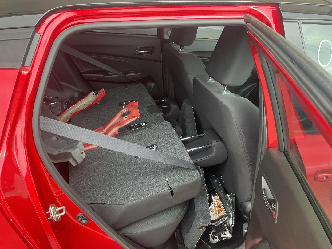 Photo '11' of Suzuki Swift RS