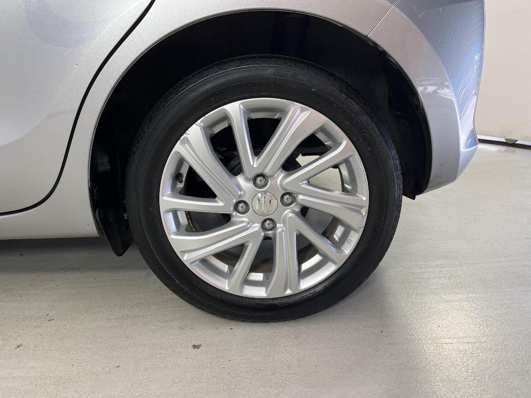 Photo '11' of Suzuki Swift