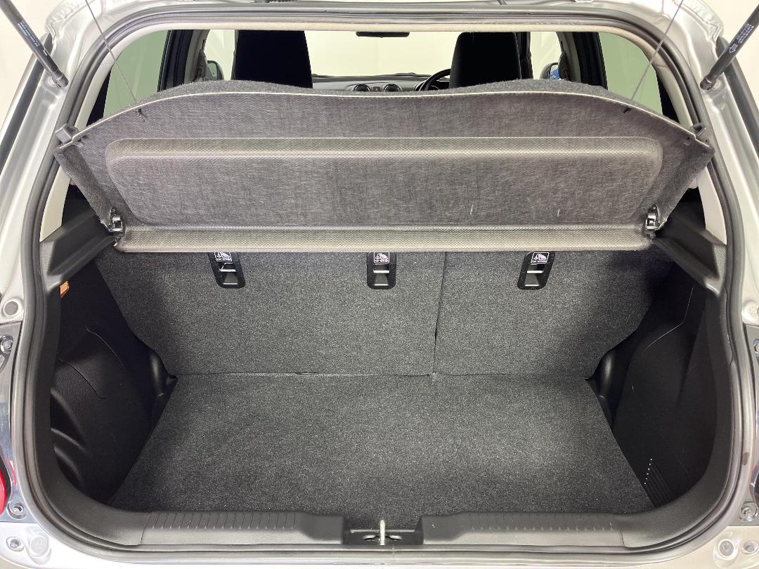 Photo '14' of Suzuki Swift