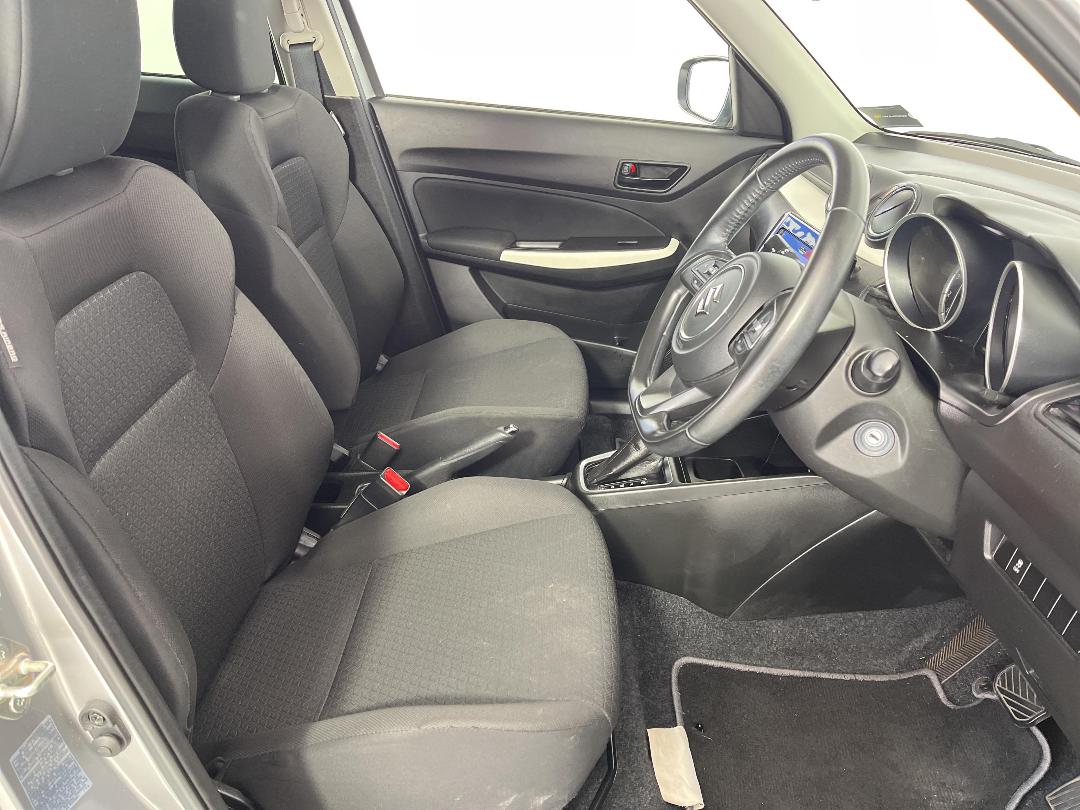 Photo '16' of Suzuki Swift