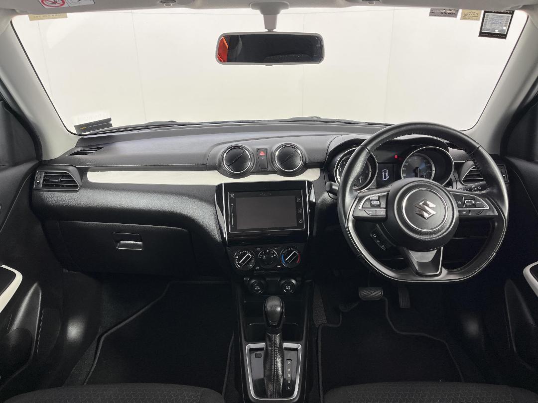 Photo '17' of Suzuki Swift