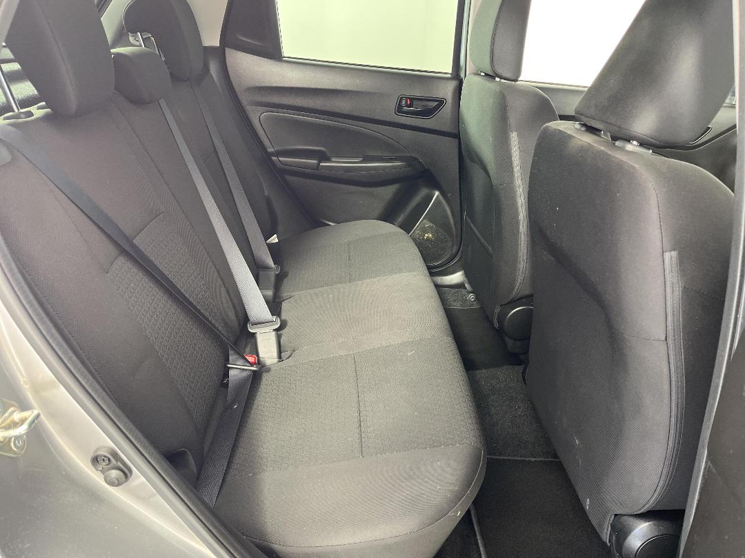 Photo '20' of Suzuki Swift