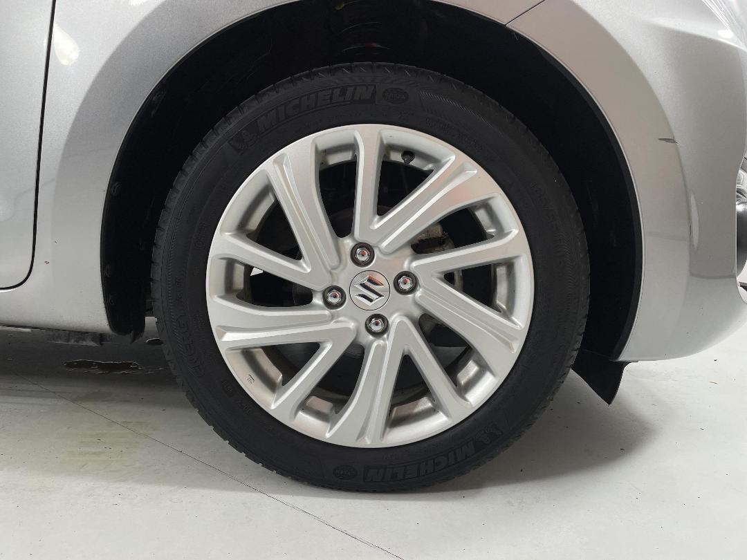 Photo '9' of Suzuki Swift Photo '9' of Suzuki Swift