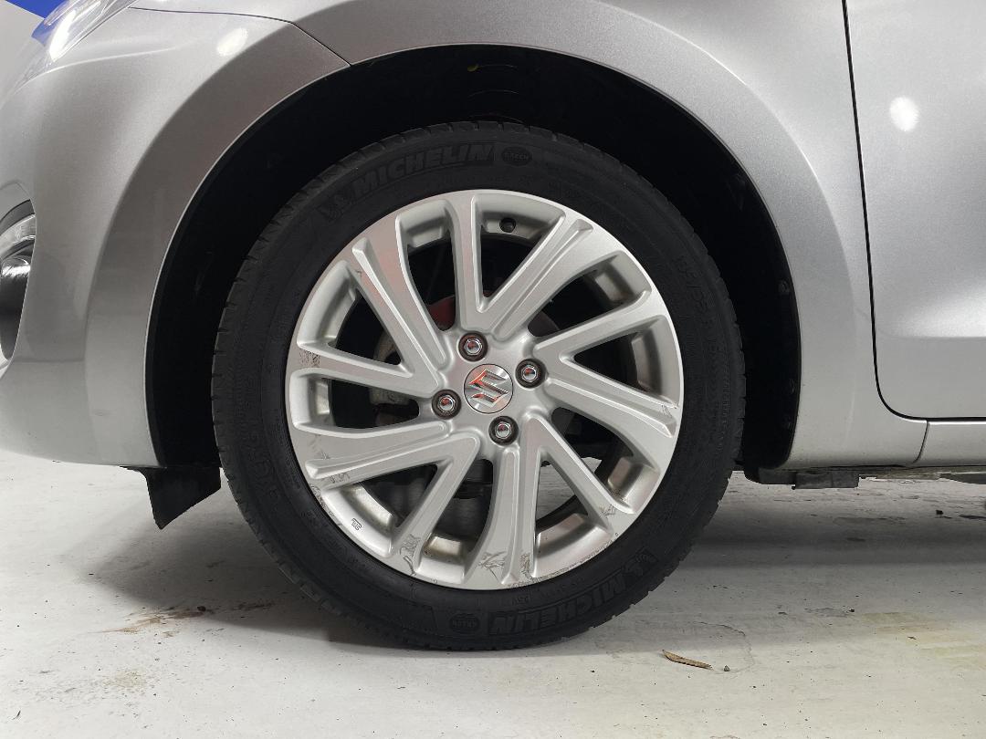 Photo '10' of Suzuki Swift Photo '10' of Suzuki Swift