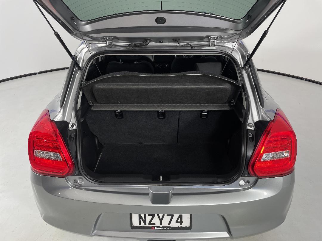 Photo '14' of Suzuki Swift Photo '14' of Suzuki Swift